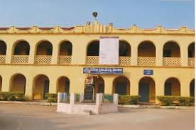 M. R. College-image
