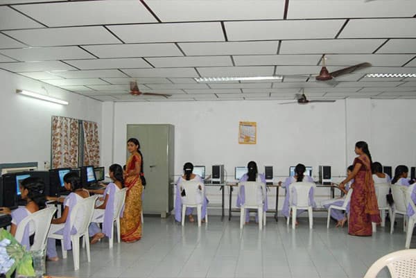 Rajamahendri College For Women-gallery-image-3