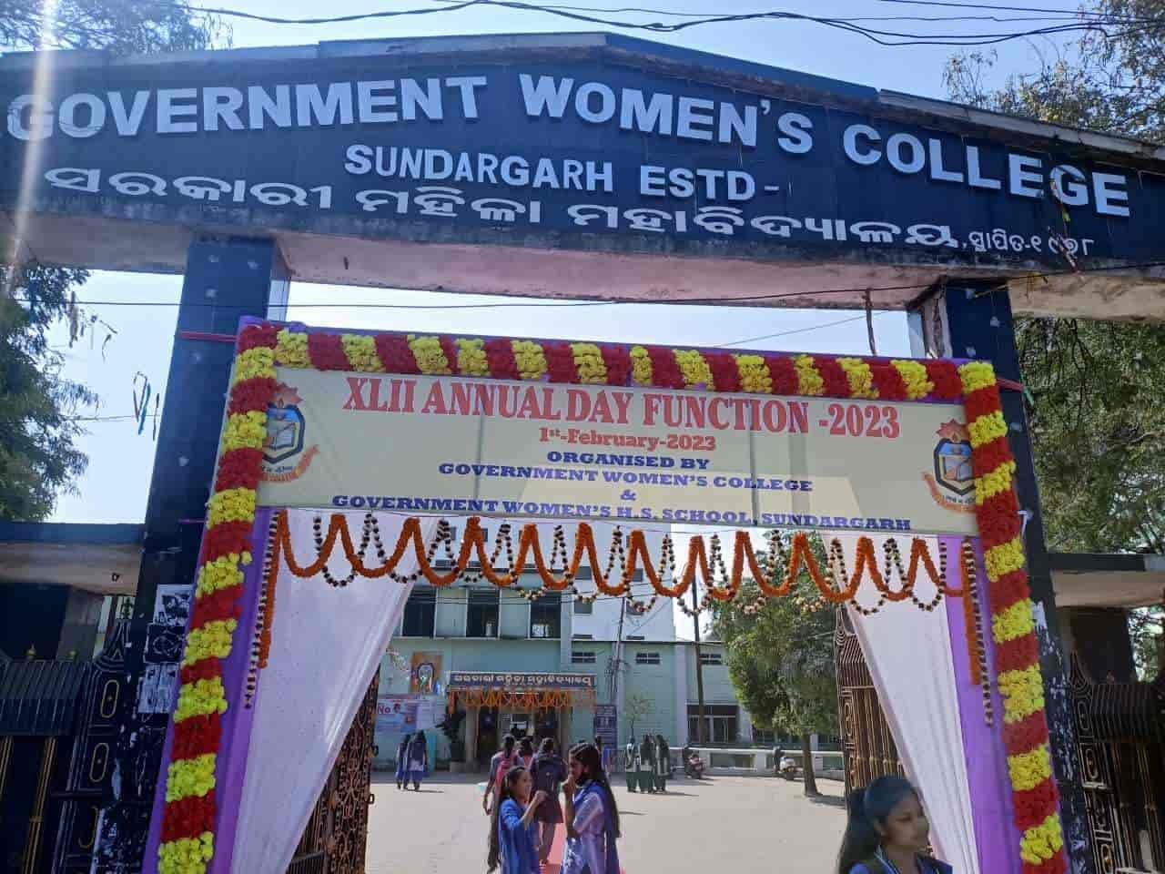 Priyadarshini Mahila Mahavidyalaya-image