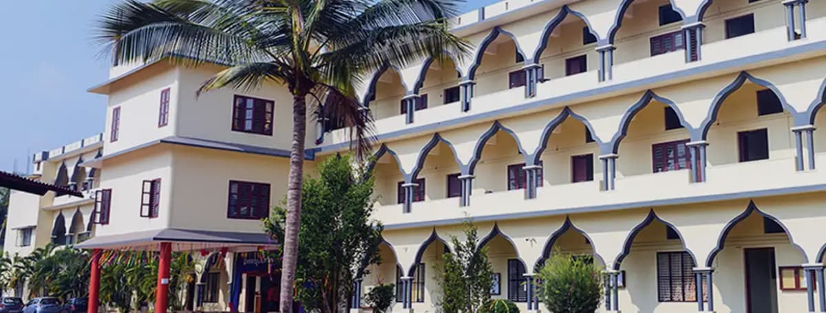 CHMM College-gallery-image-3