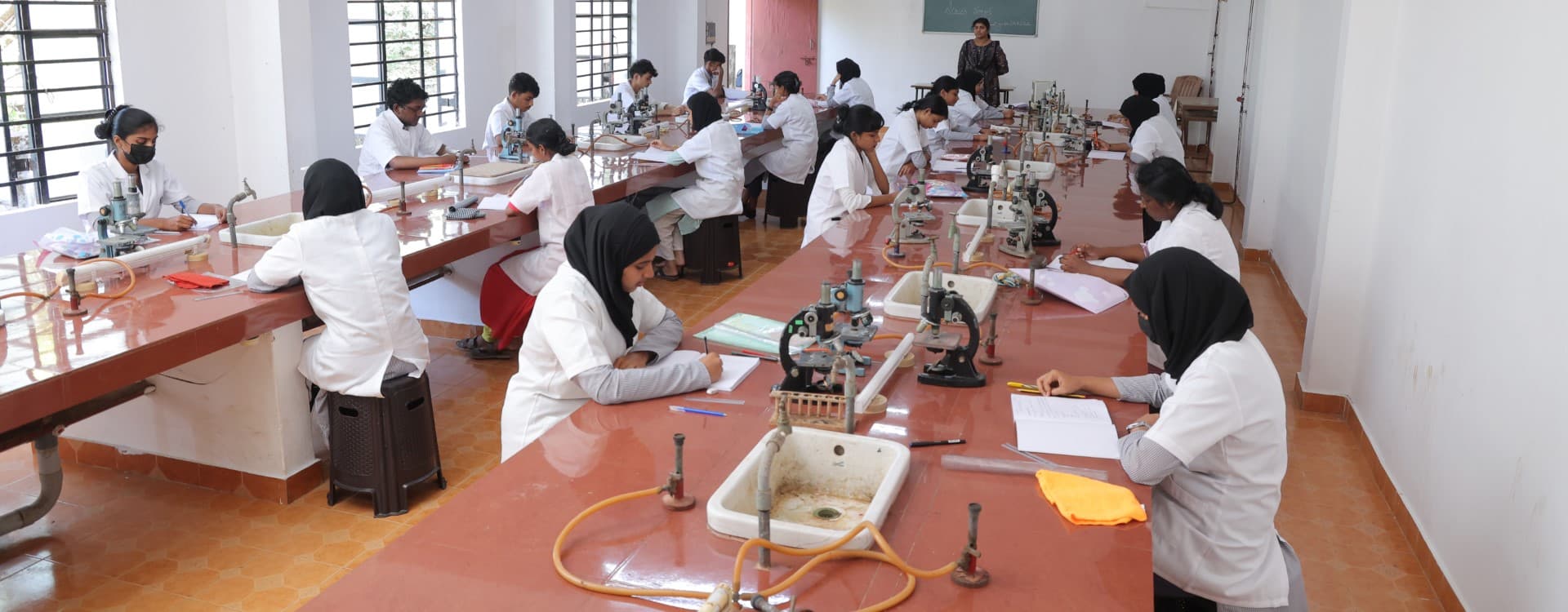 Crescent College of Pharmaceutical Sciences-image