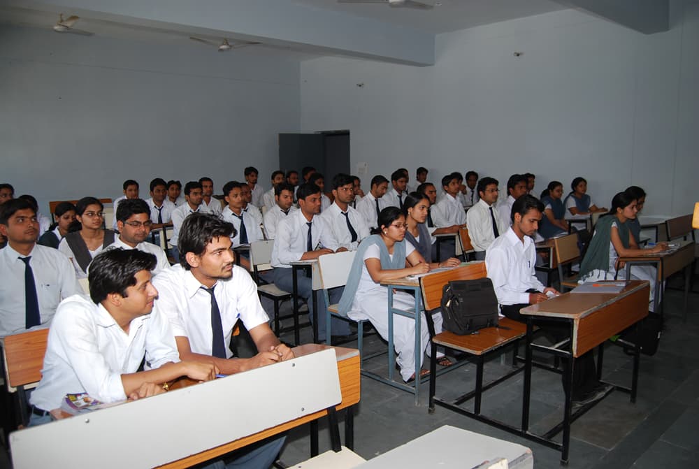 Rajiv Academy for Pharmacy-image
