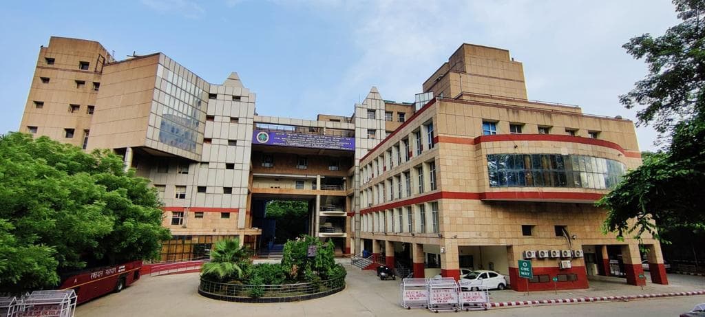 Atal Bihari Vajpayee Institute of Medical Sciences & Dr. Ram Manohar Lohia Hospital-image