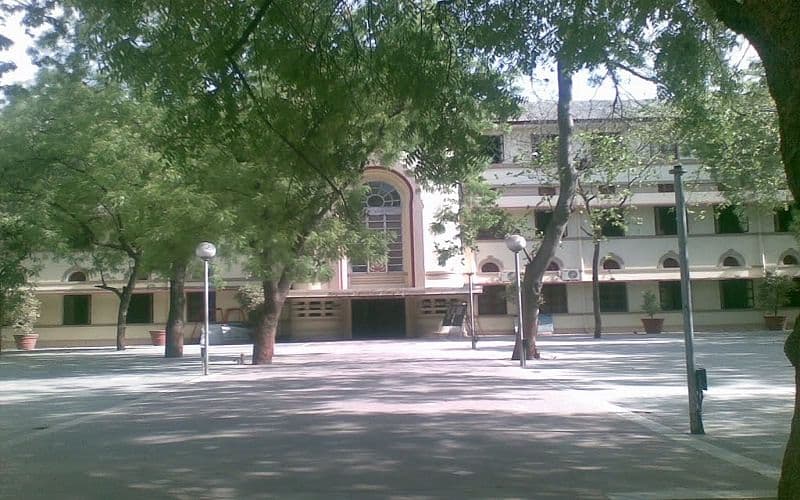 Hargovandas Lakhmichand College of Commerce-image