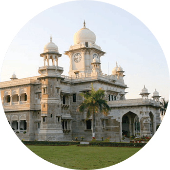 Daly College of Business Management-image