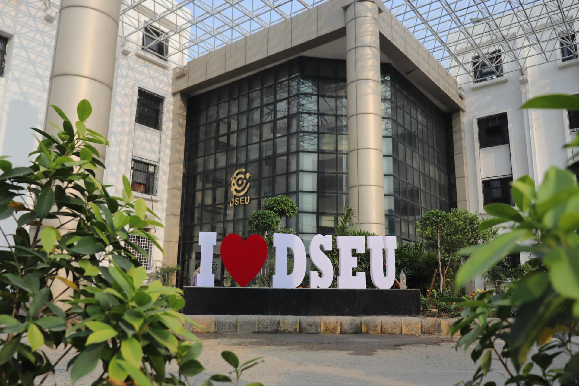 Delhi Skill and Entrepreneurship University (DSEU)-image