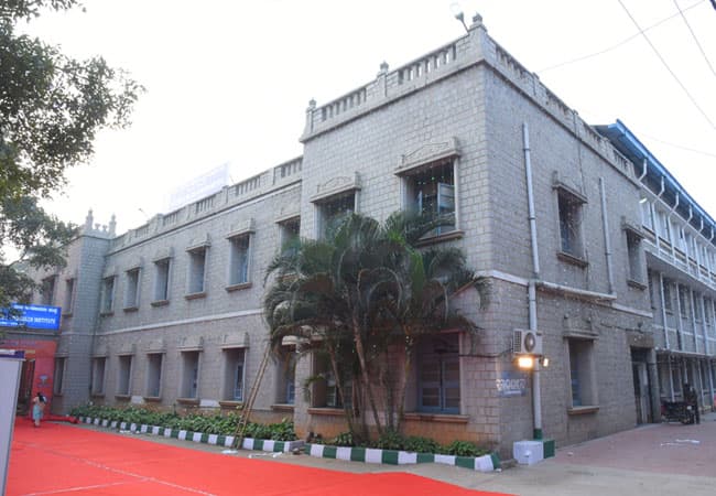 Government Dental College and Research Institute-image