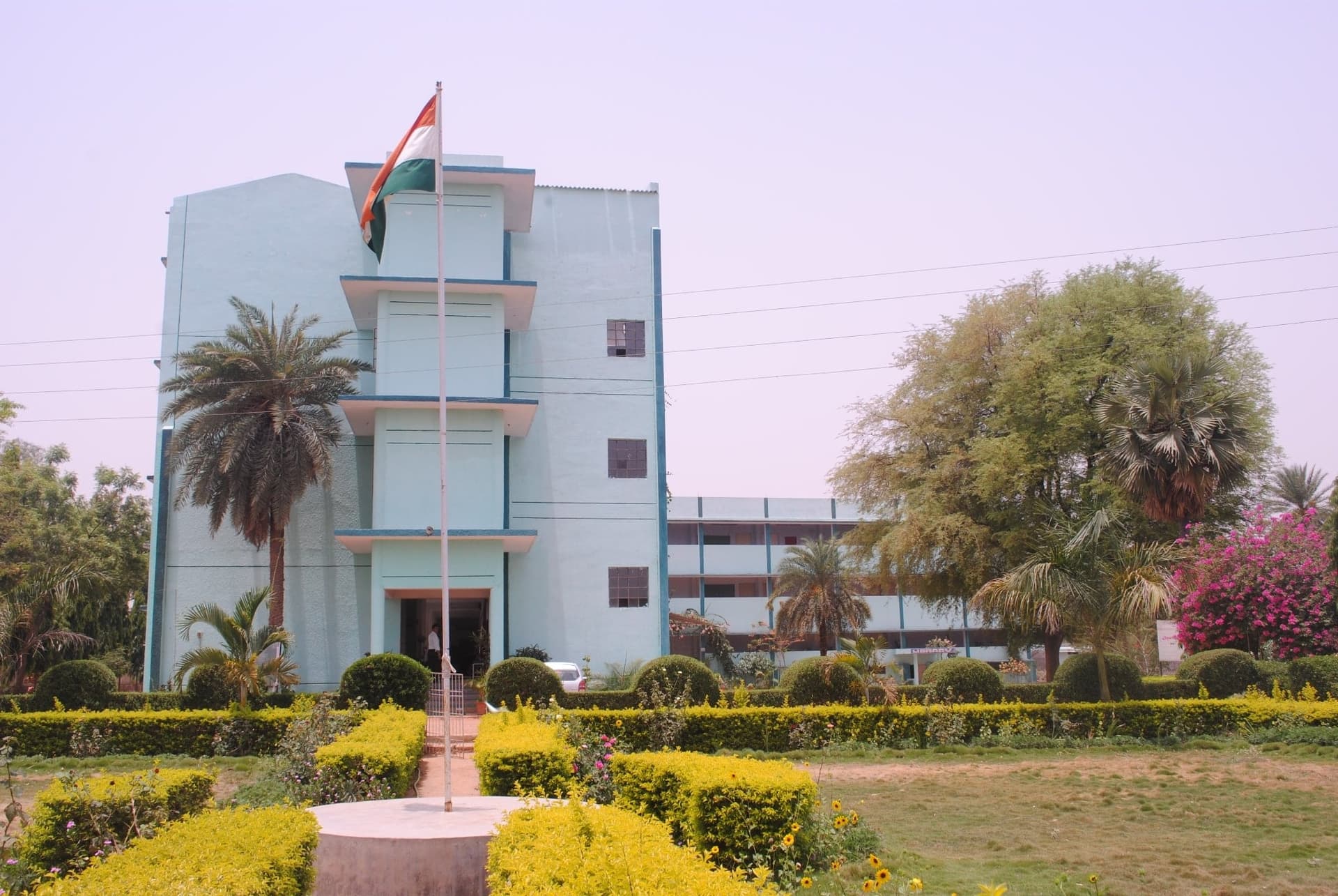 Shri Sai Baba Aadarsh Mahavidyalaya-image