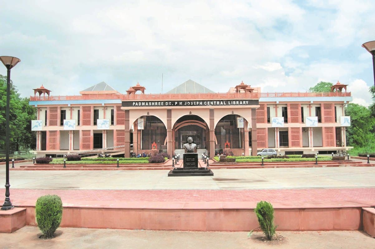 Lakshmibai National Institute of Physical Education-image