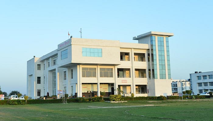 Geeta Engineering College-image