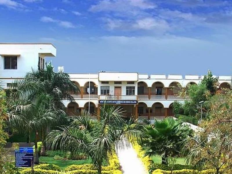 Shri Basaveshwar Veerashaiva Vidyavardhaka Sangha's Shri S.R. Kanthi Arts, Commerce, Science and Bachelor of Computer Applications College-image