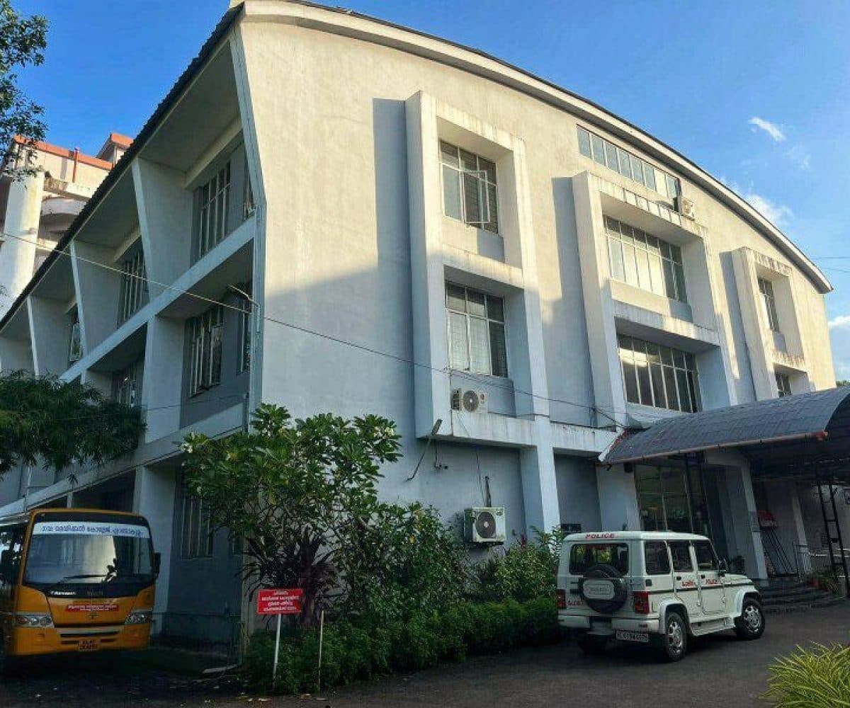 Government Medical College Ernakulam-image