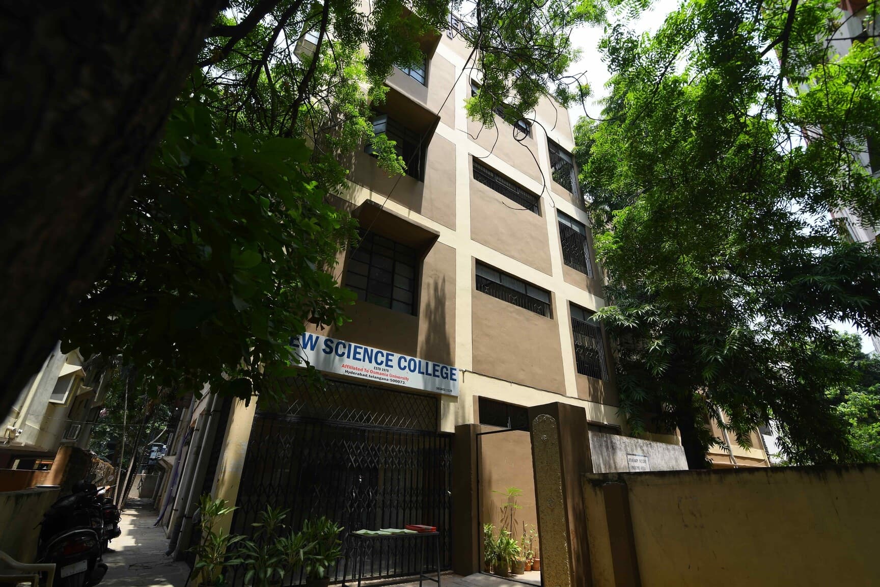 New Science College-image