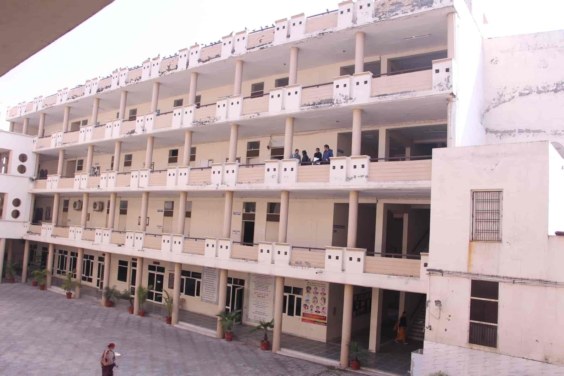 Hindu Kanya College Kapurthala-image