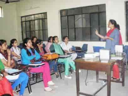 Ismail National Mahila Post Graduate College-image