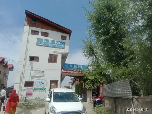 SEM College of Education-gallery-image-5