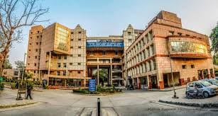 Atal Bihari Vajpayee Institute of Medical Sciences and Dr. Ram Manohar Lohia Hospital-image