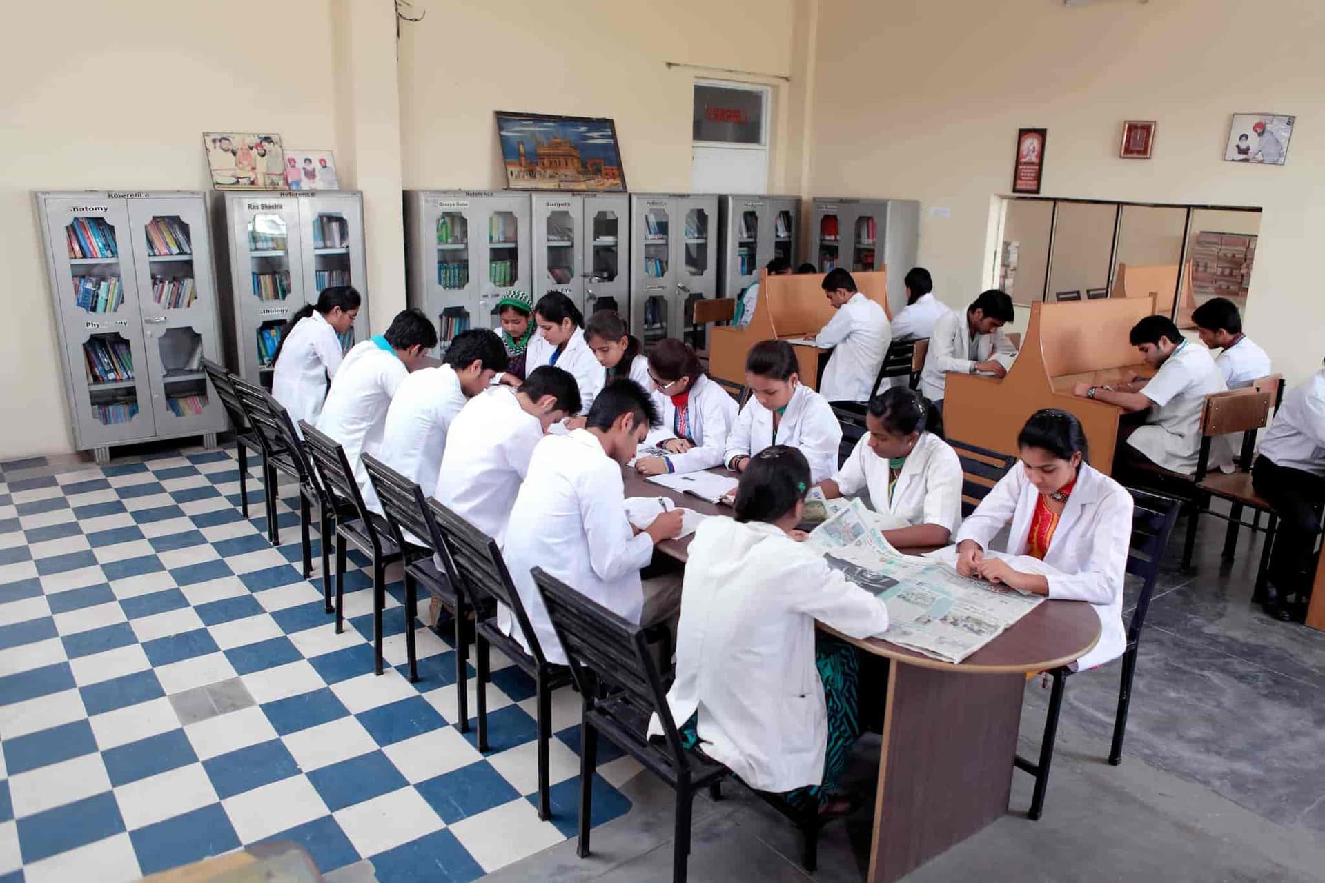 Guru Nanak College of Education-image