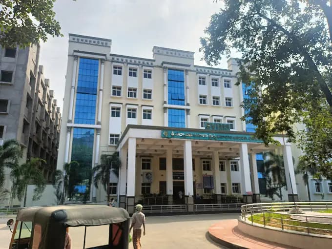 Sri Padmavathi Medical College for Women-image